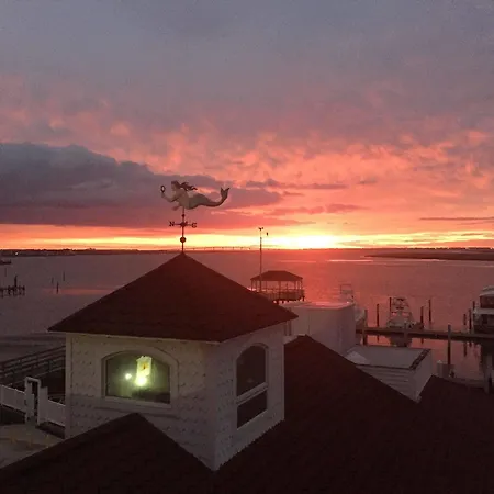 Tavern On The Bay Resort